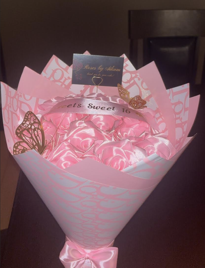 Ribbon bouquet 2 in row 3